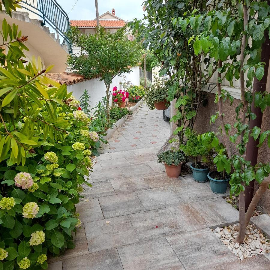 Apartments Filipovic Biograd Na Moru Exterior photo